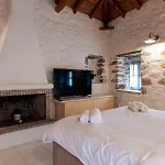 Marianta House Villa *